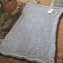 Load image into Gallery viewer, Chunky knit throw blanket