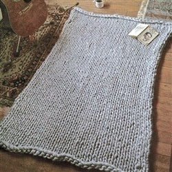 Chunky knit throw blanket